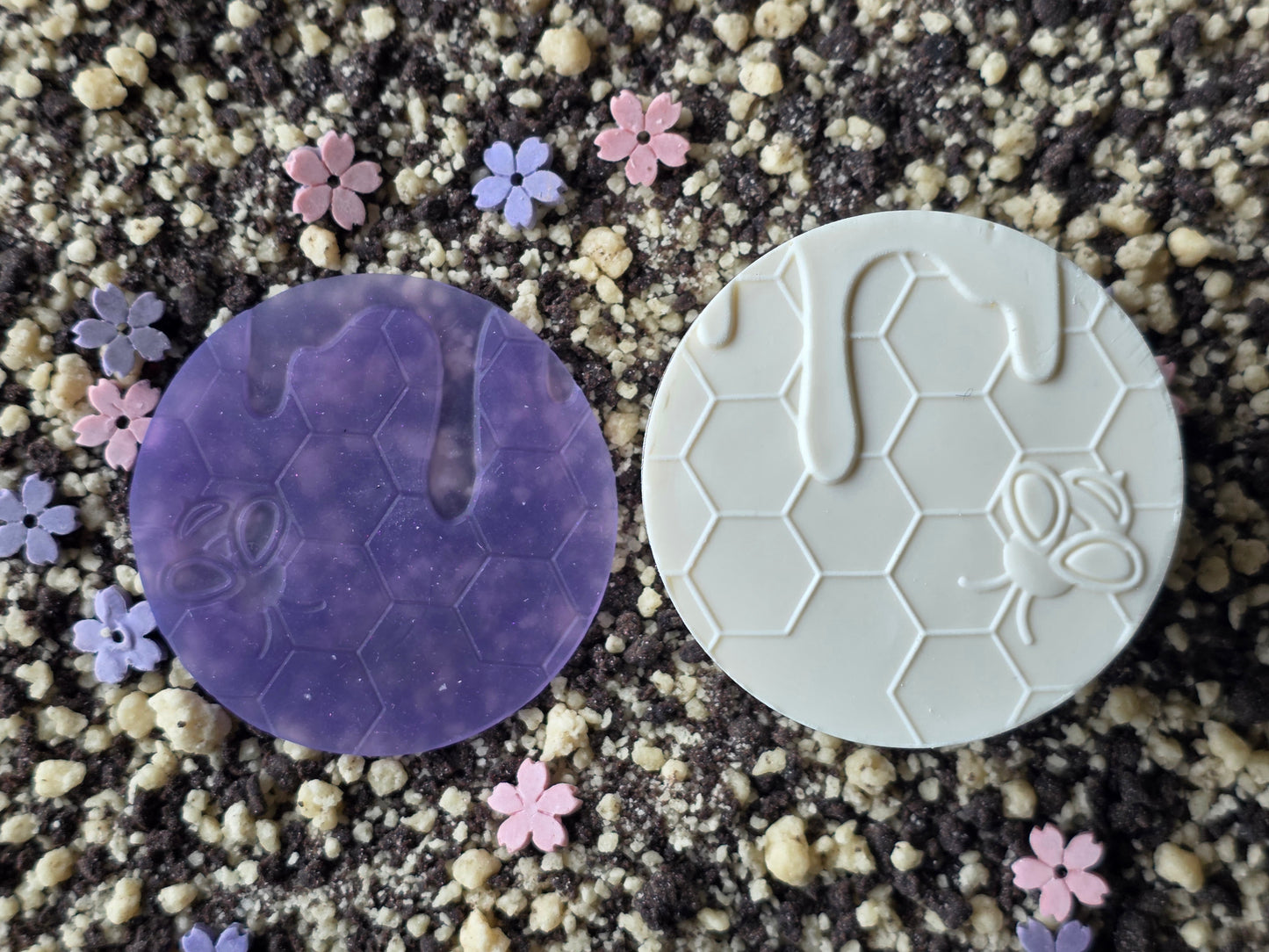 BEE PIXIE TOPPERS (2 1/8)