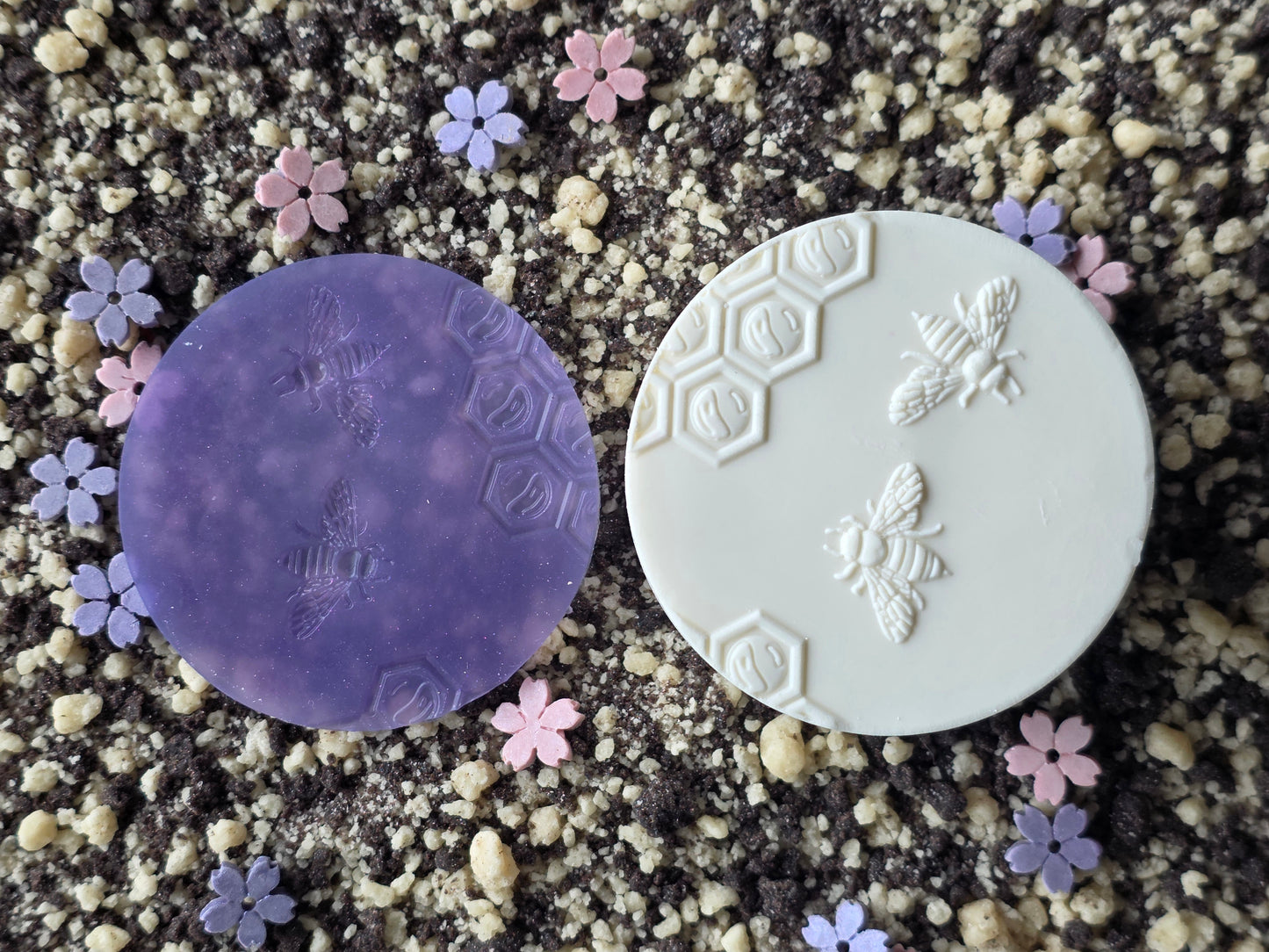 BEE PIXIE TOPPERS (2 1/8)