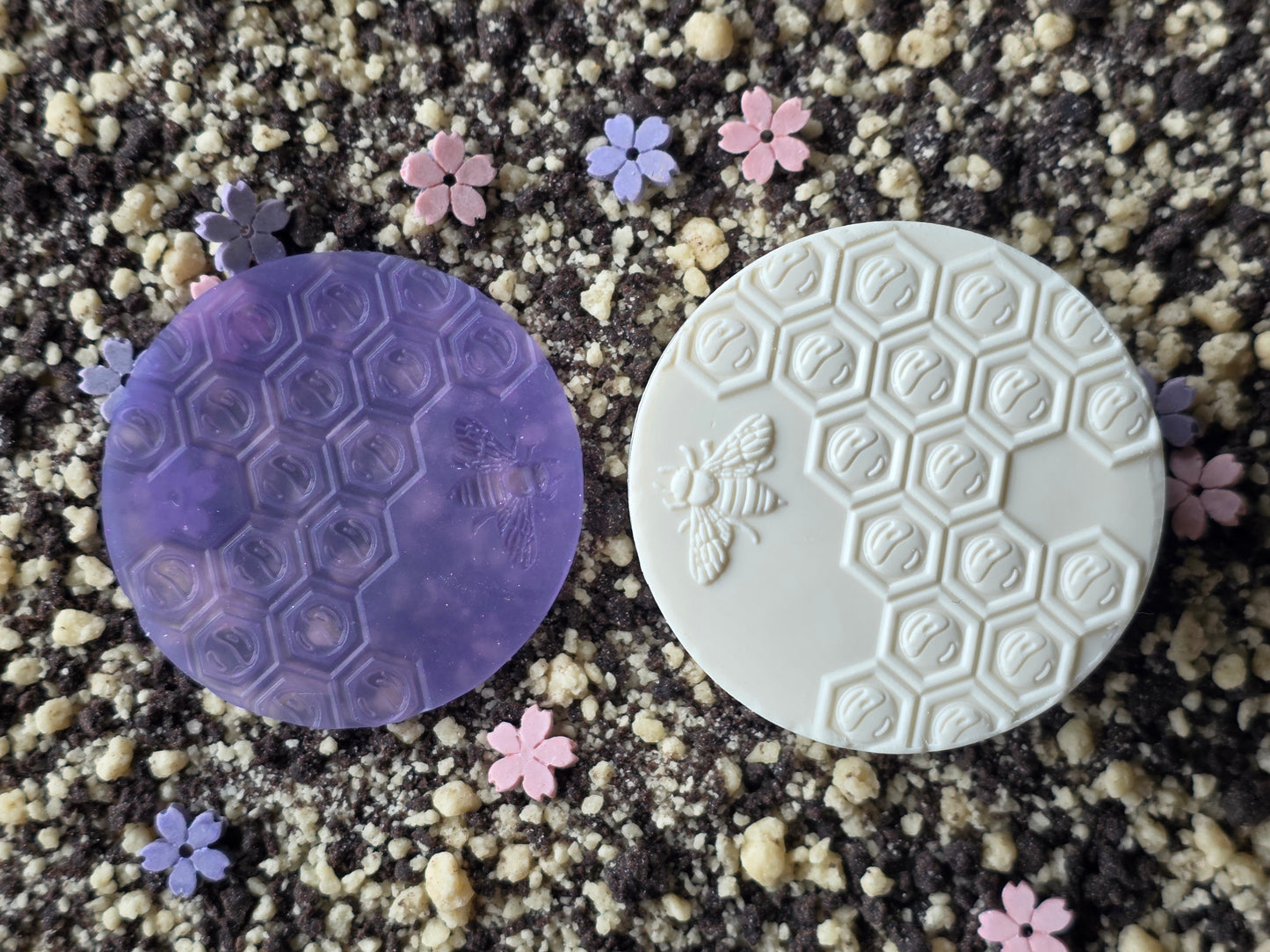 BEE PIXIE TOPPERS (2 1/8)