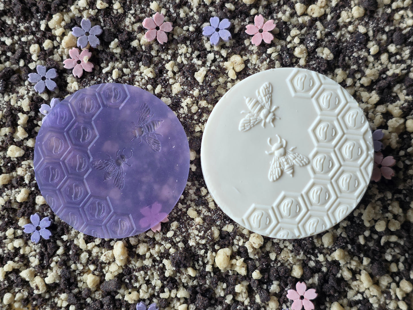BEE PIXIE TOPPERS (2 1/8)