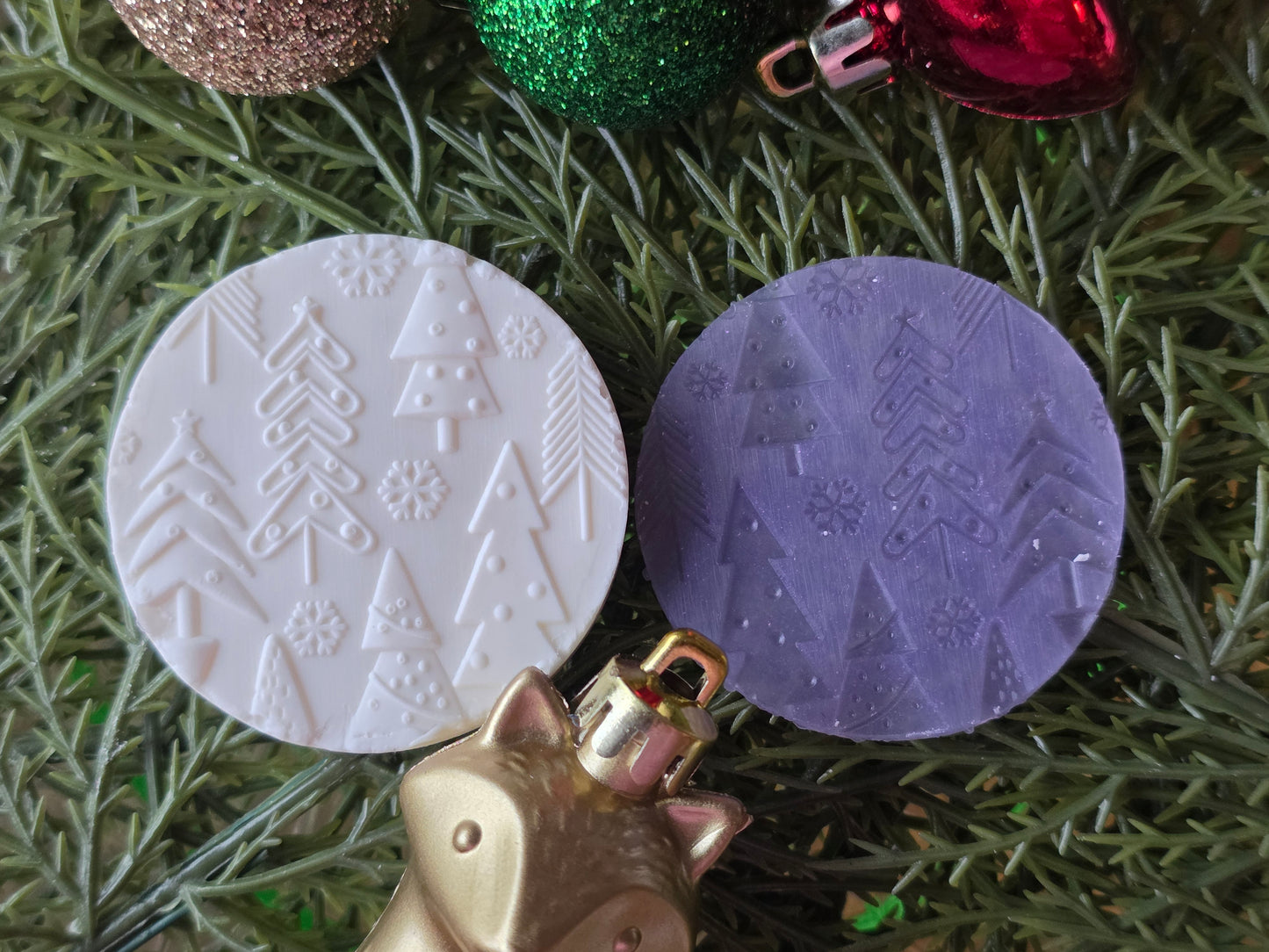 CHRISTMAS PIXIE TOPPERS (1.75) FITS OLDER MINI BENTY MOLDS