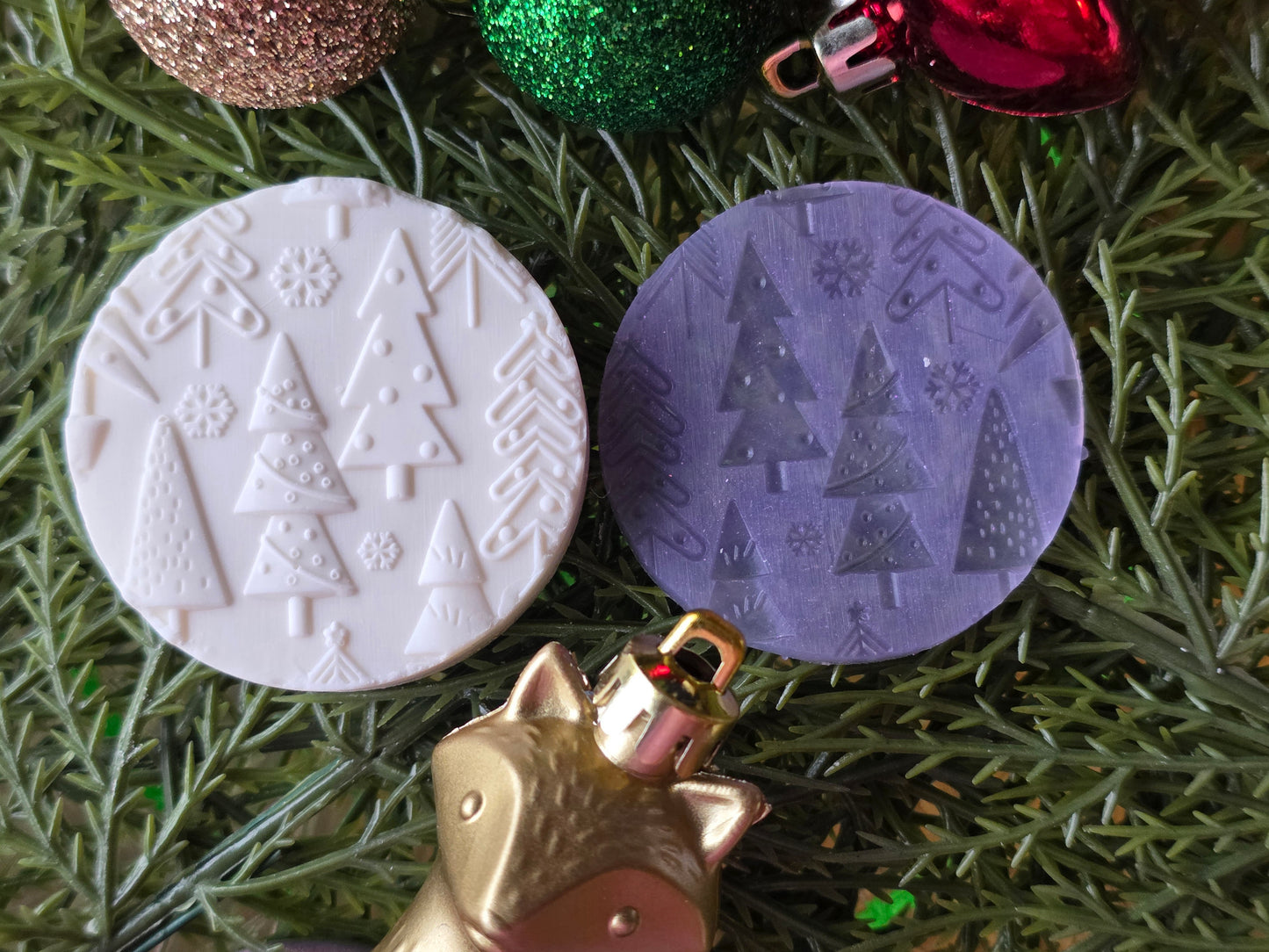 CHRISTMAS PIXIE TOPPERS (1.75) FITS OLDER MINI BENTY MOLDS