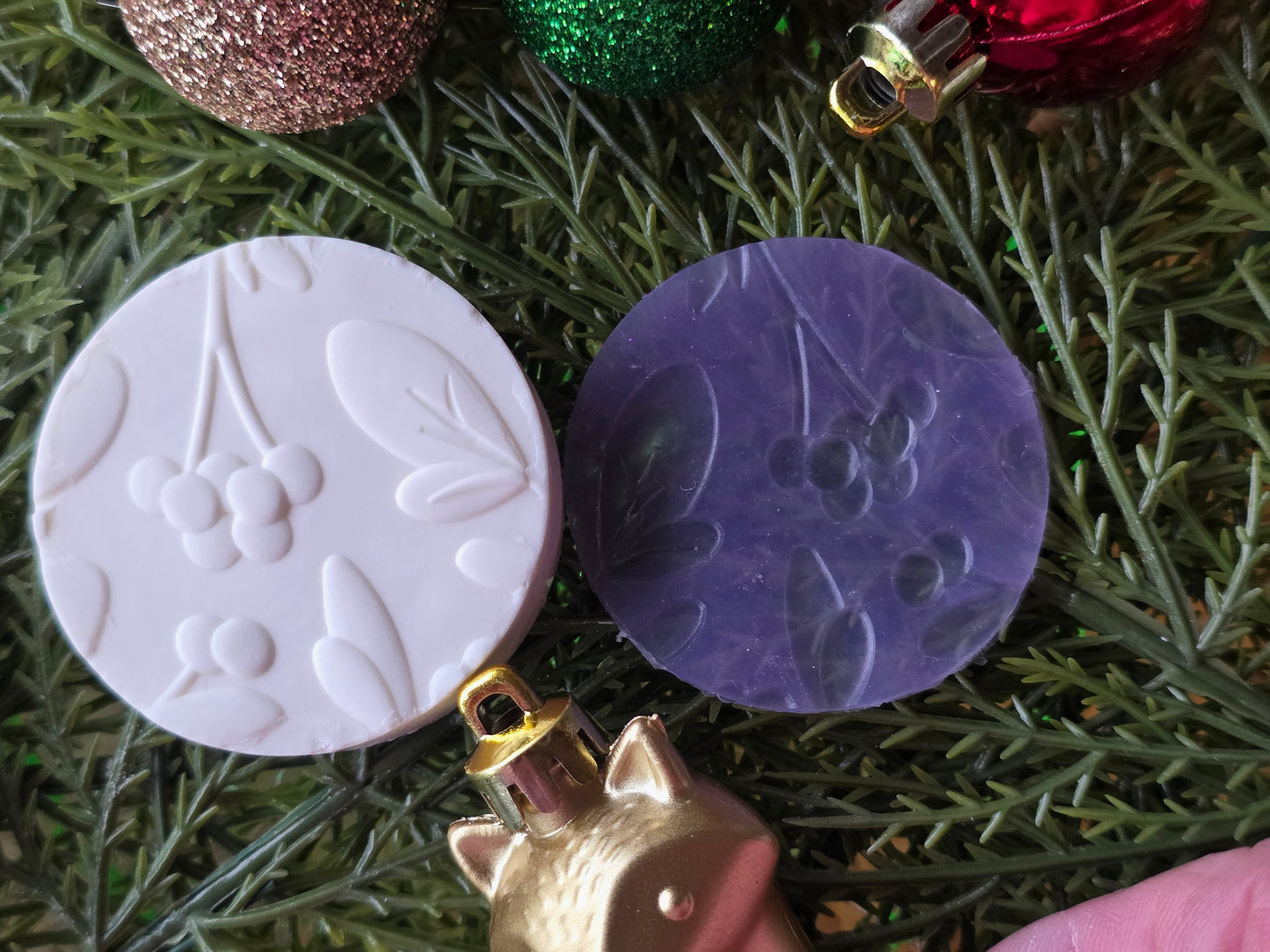 CHRISTMAS PIXIE TOPPERS (1.75) FITS OLDER MINI BENTY MOLDS