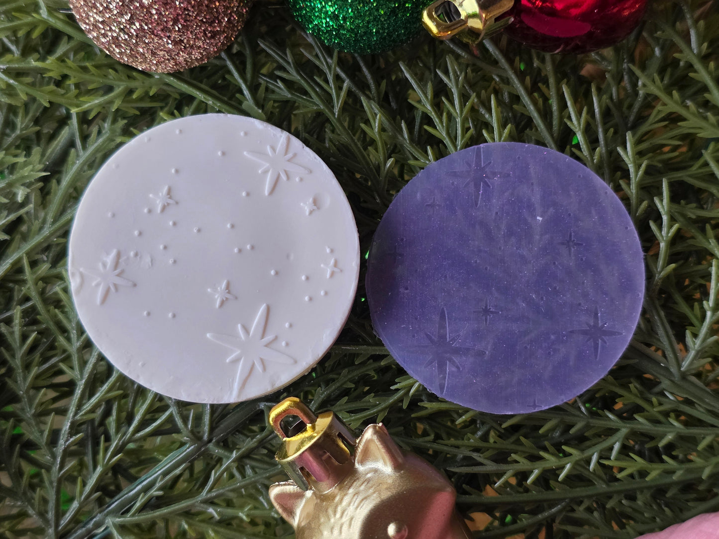 CHRISTMAS PIXIE TOPPERS (1.75) FITS OLDER MINI BENTY MOLDS