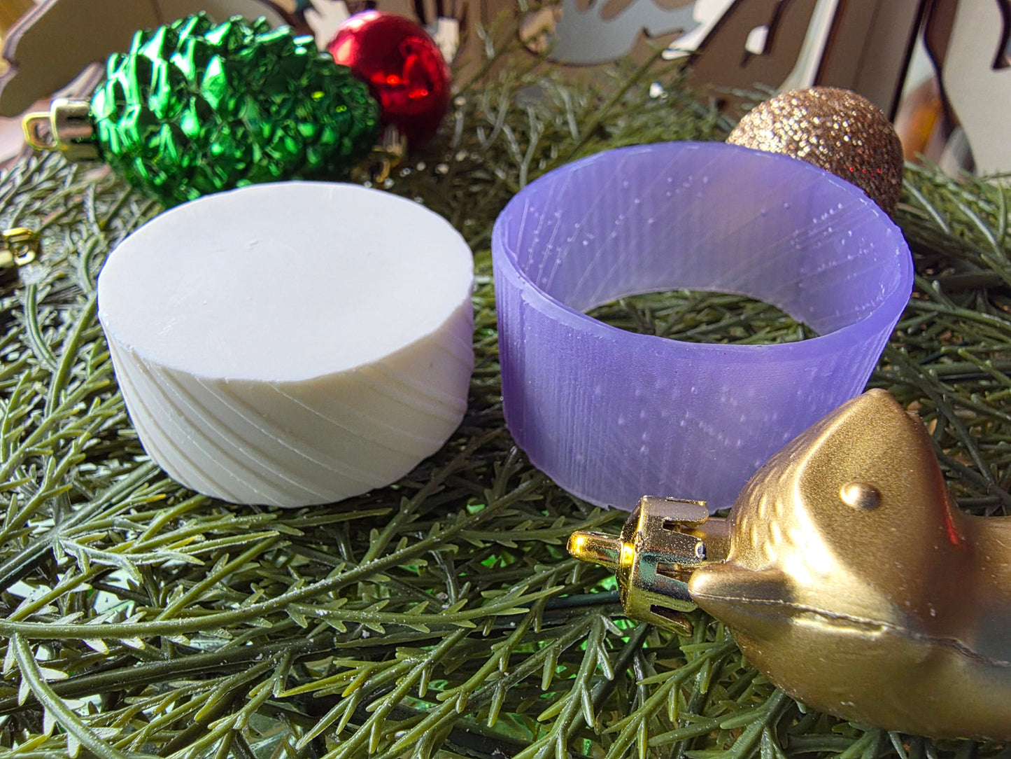 HOLIDAY PIXIE BAND (2 1/8) AND (1.75)