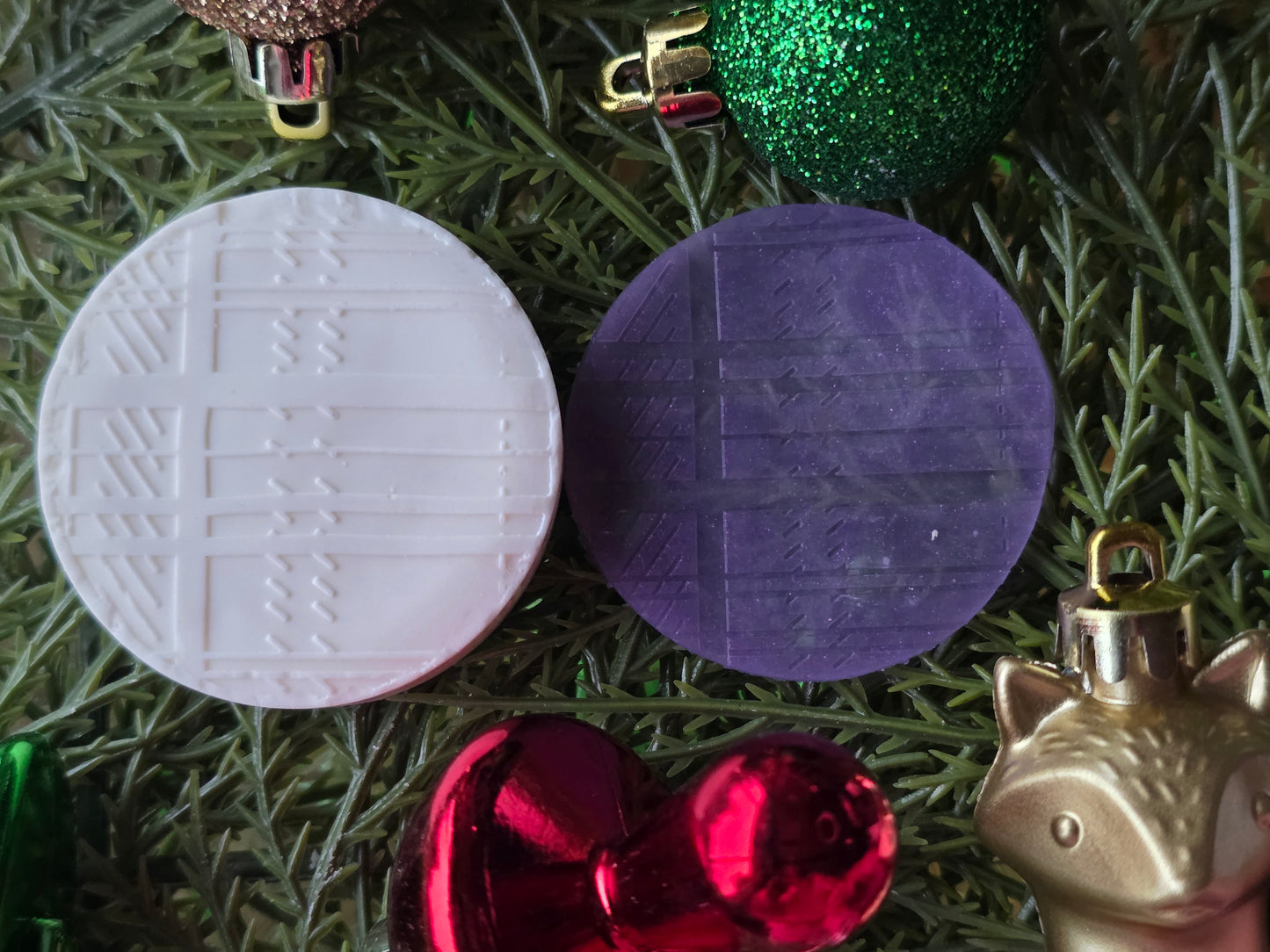 CHRISTMAS PIXIE TOPPERS (1.75) FITS OLDER MINI BENTY MOLDS