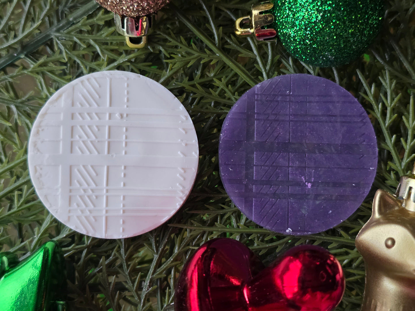 CHRISTMAS PIXIE TOPPERS (1.75) FITS OLDER MINI BENTY MOLDS