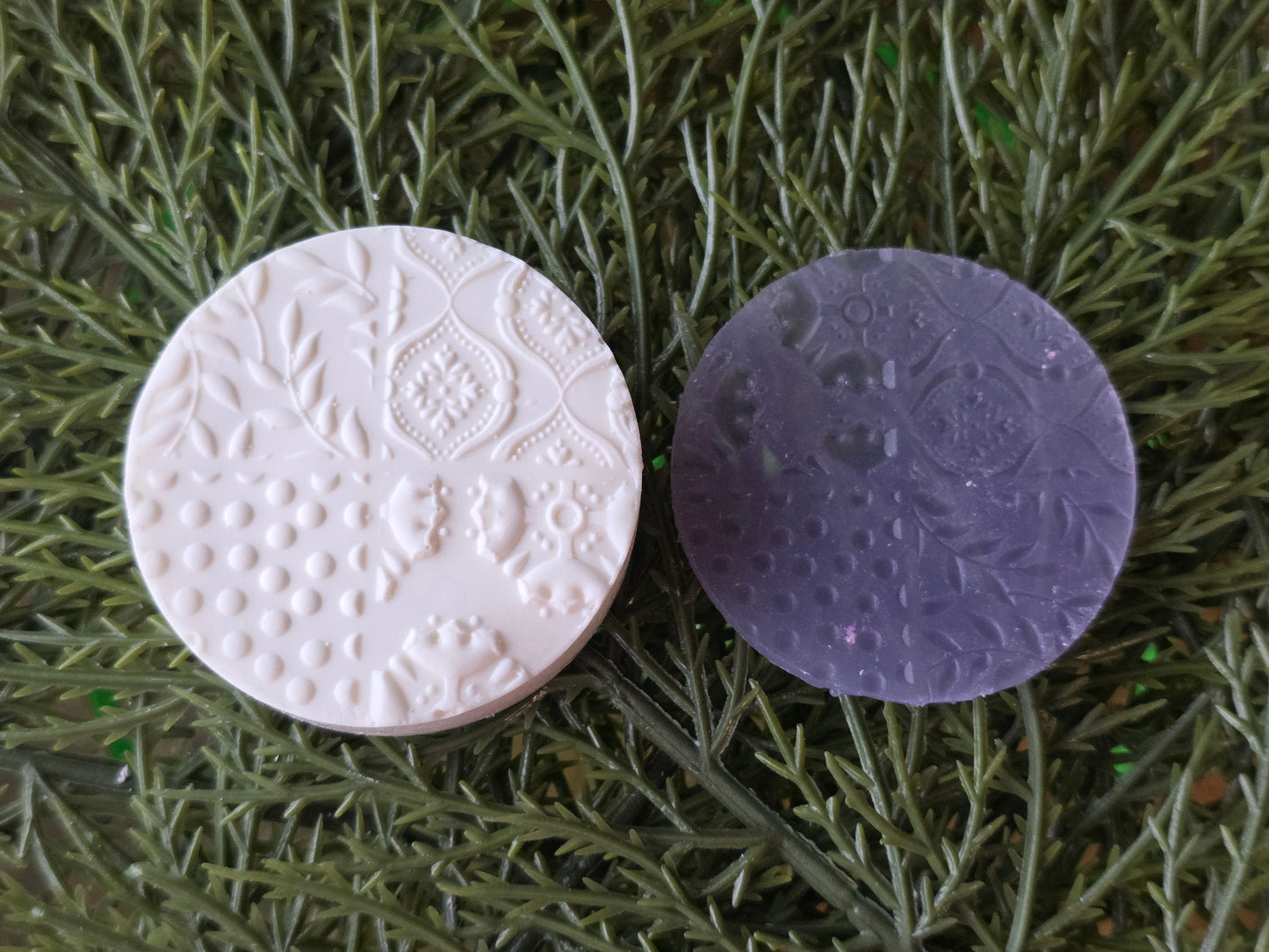 CHRISTMAS PIXIE TOPPERS (1.75) FITS OLDER MINI BENTY MOLDS