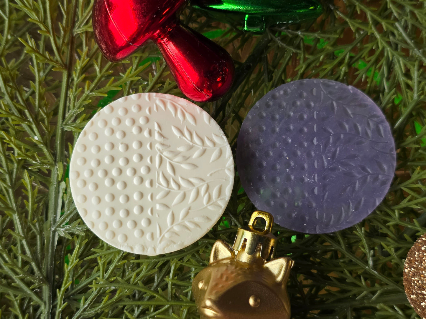 CHRISTMAS PIXIE TOPPERS (1.75) FITS OLDER MINI BENTY MOLDS