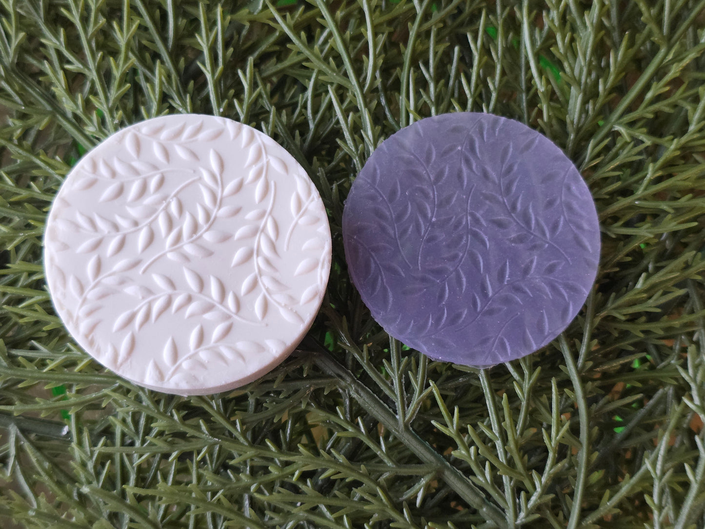 CHRISTMAS PIXIE TOPPERS (1.75) FITS OLDER MINI BENTY MOLDS