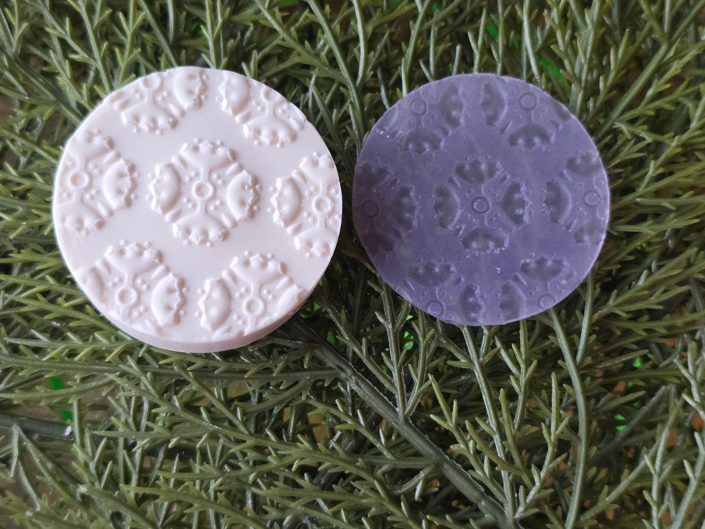 CHRISTMAS PIXIE TOPPERS (1.75) FITS OLDER MINI BENTY MOLDS