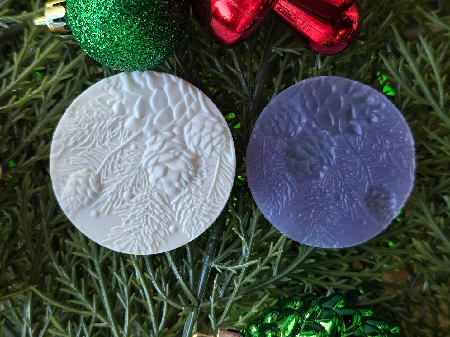 CHRISTMAS PIXIE TOPPERS (1.75) FITS OLDER MINI BENTY MOLDS