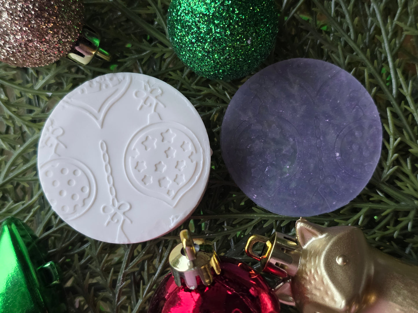 CHRISTMAS PIXIE TOPPERS (1.75) FITS OLDER MINI BENTY MOLDS