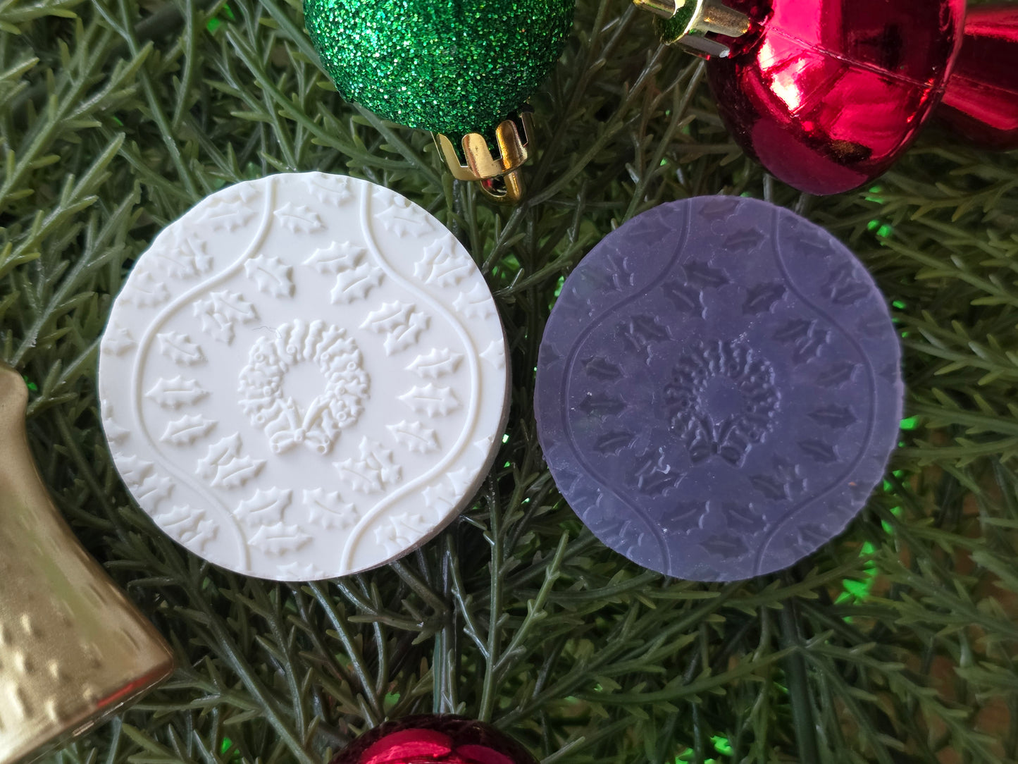 CHRISTMAS PIXIE TOPPERS (1.75) FITS OLDER MINI BENTY MOLDS