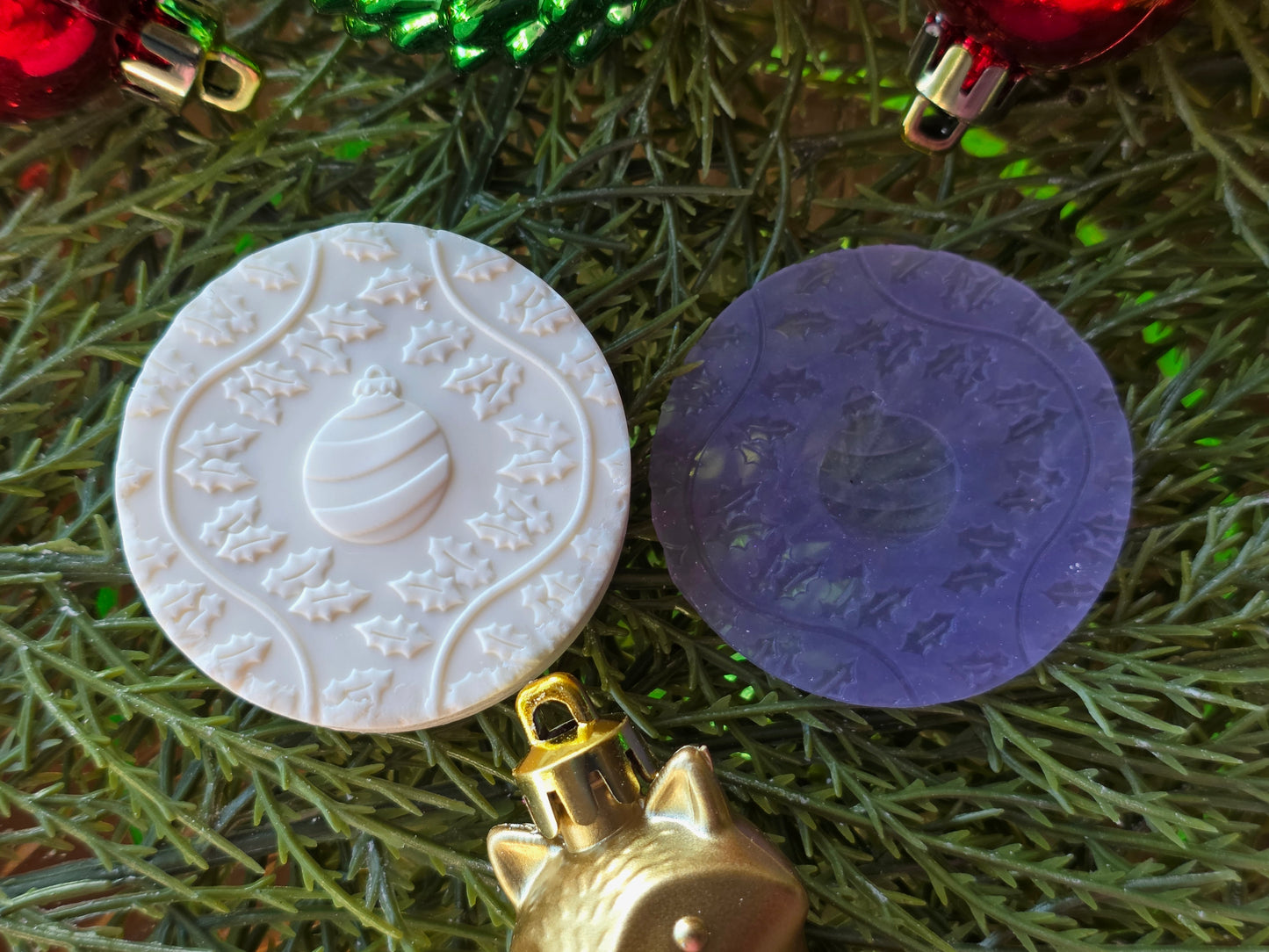 CHRISTMAS PIXIE TOPPERS (1.75) FITS OLDER MINI BENTY MOLDS