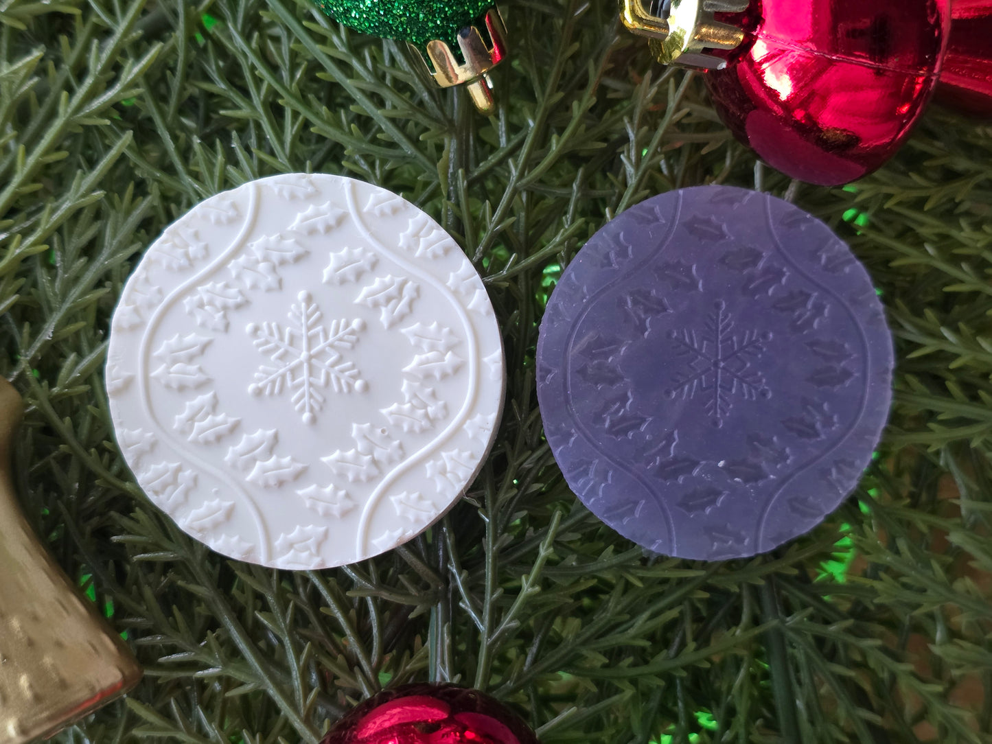 CHRISTMAS PIXIE TOPPERS (1.75) FITS OLDER MINI BENTY MOLDS