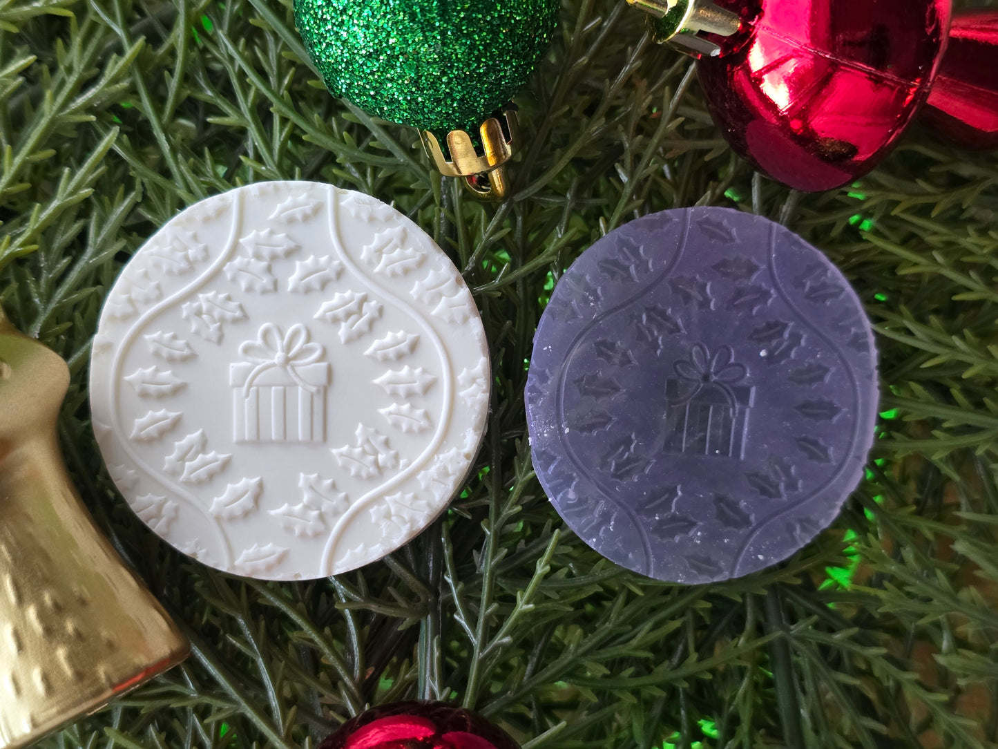 CHRISTMAS PIXIE TOPPERS (1.75) FITS OLDER MINI BENTY MOLDS