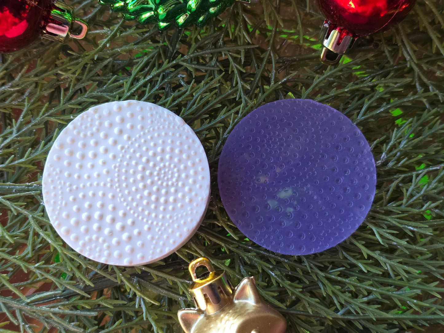 CHRISTMAS PIXIE TOPPERS (1.75) FITS OLDER MINI BENTY MOLDS