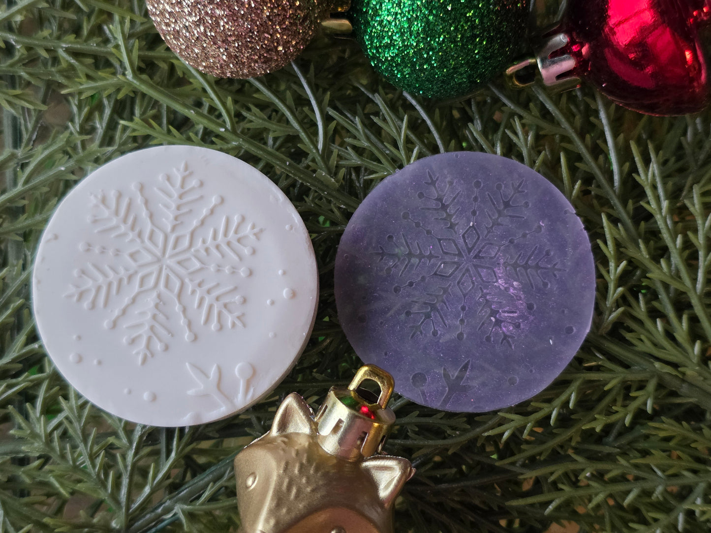 CHRISTMAS PIXIE TOPPERS (1.75) FITS OLDER MINI BENTY MOLDS