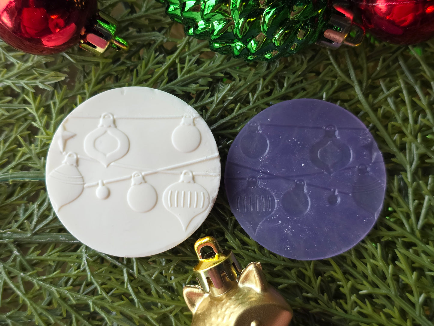 CHRISTMAS PIXIE TOPPERS (1.75) FITS OLDER MINI BENTY MOLDS