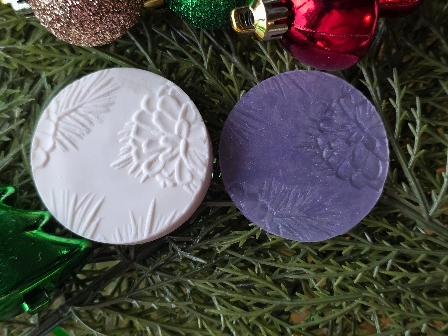 CHRISTMAS PIXIE TOPPERS (1.75) FITS OLDER MINI BENTY MOLDS