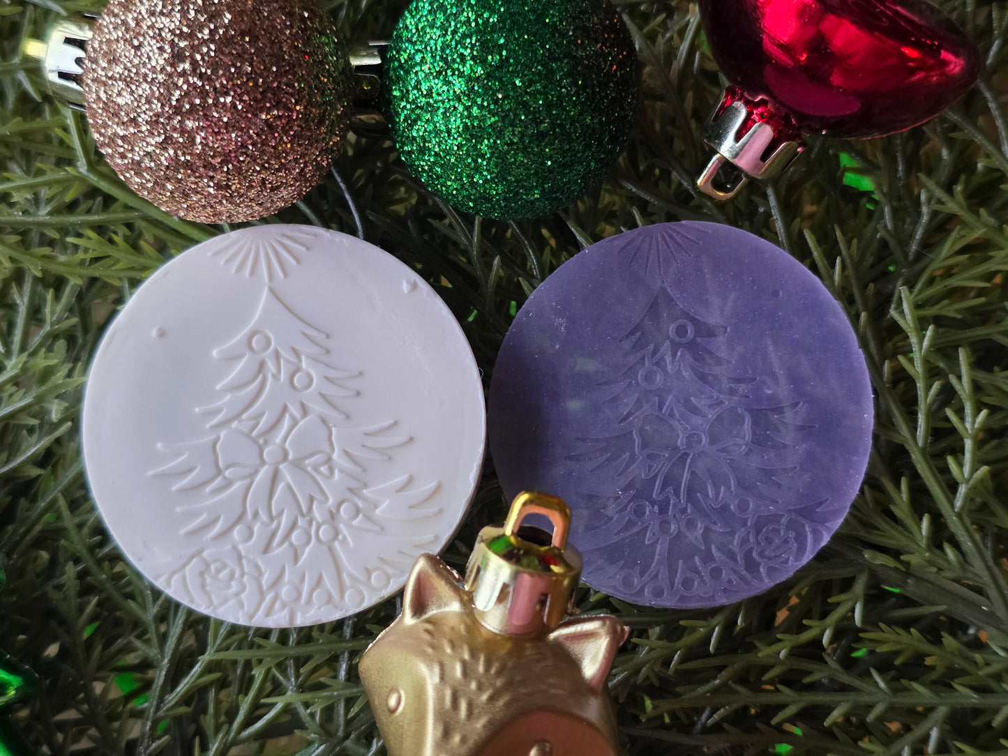 CHRISTMAS PIXIE TOPPERS (1.75) FITS OLDER MINI BENTY MOLDS