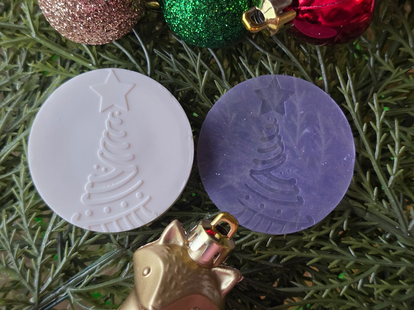 CHRISTMAS PIXIE TOPPERS (1.75) FITS OLDER MINI BENTY MOLDS