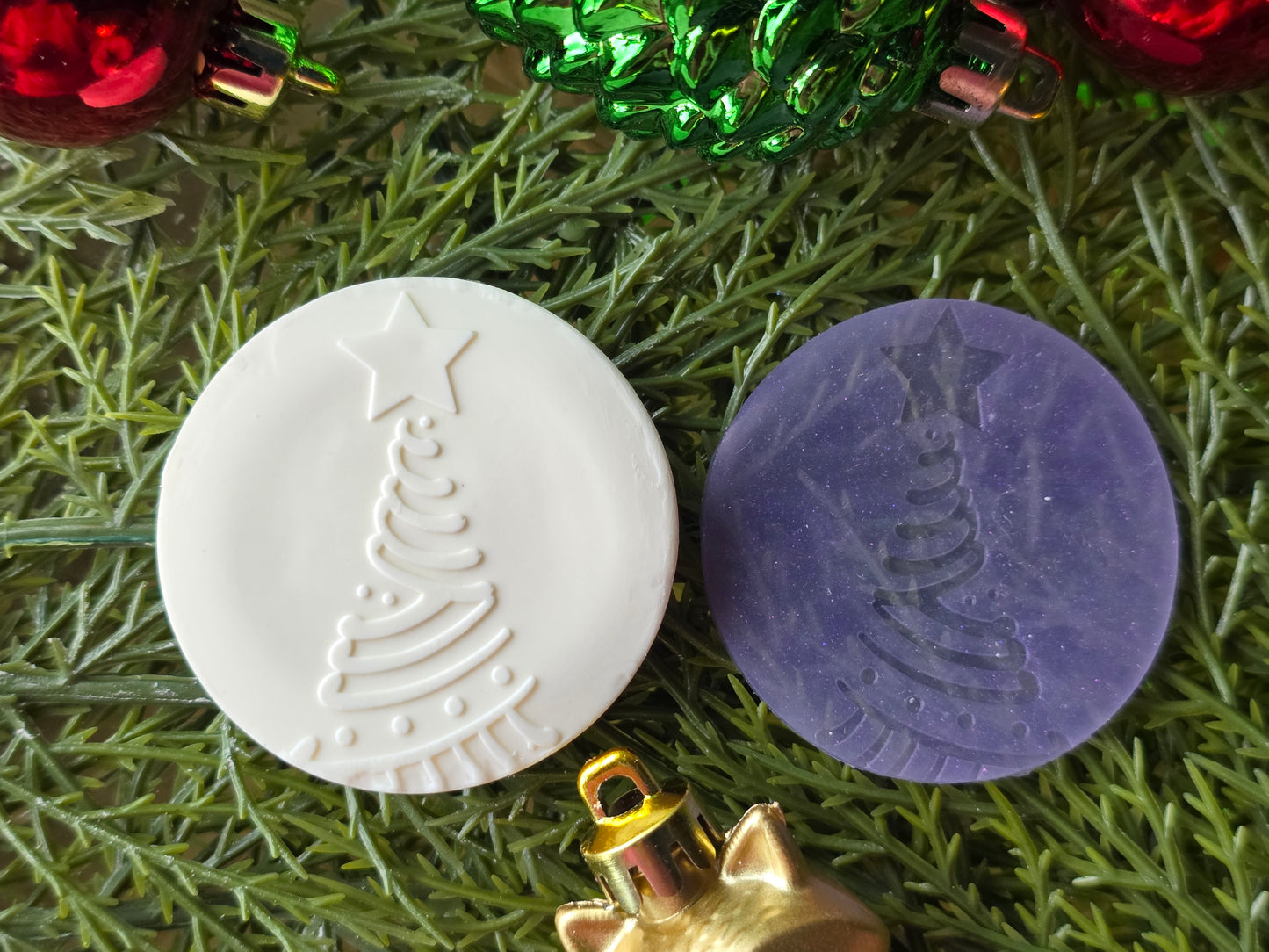 CHRISTMAS PIXIE TOPPERS (1.75) FITS OLDER MINI BENTY MOLDS