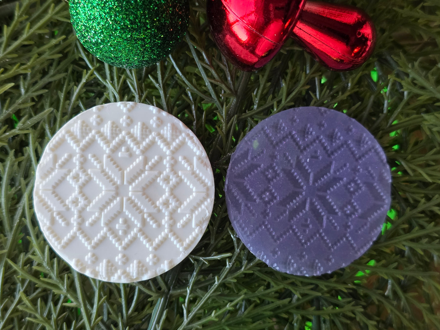 CHRISTMAS PIXIE TOPPERS (1.75) FITS OLDER MINI BENTY MOLDS