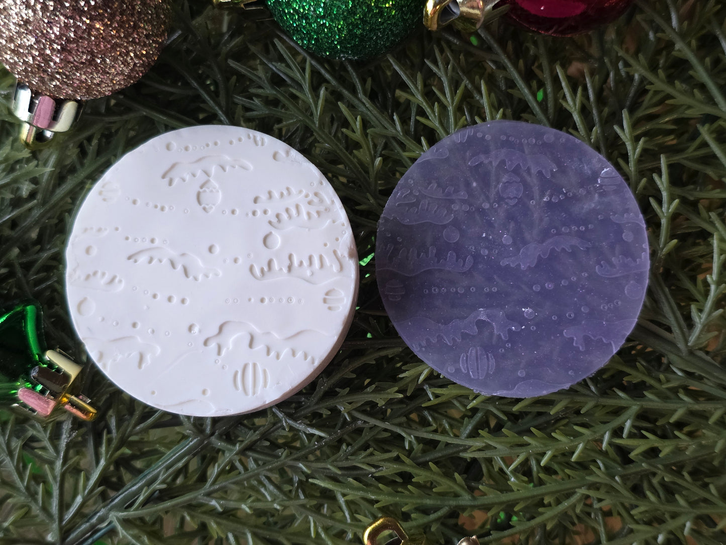 CHRISTMAS PIXIE TOPPERS (1.75) FITS OLDER MINI BENTY MOLDS