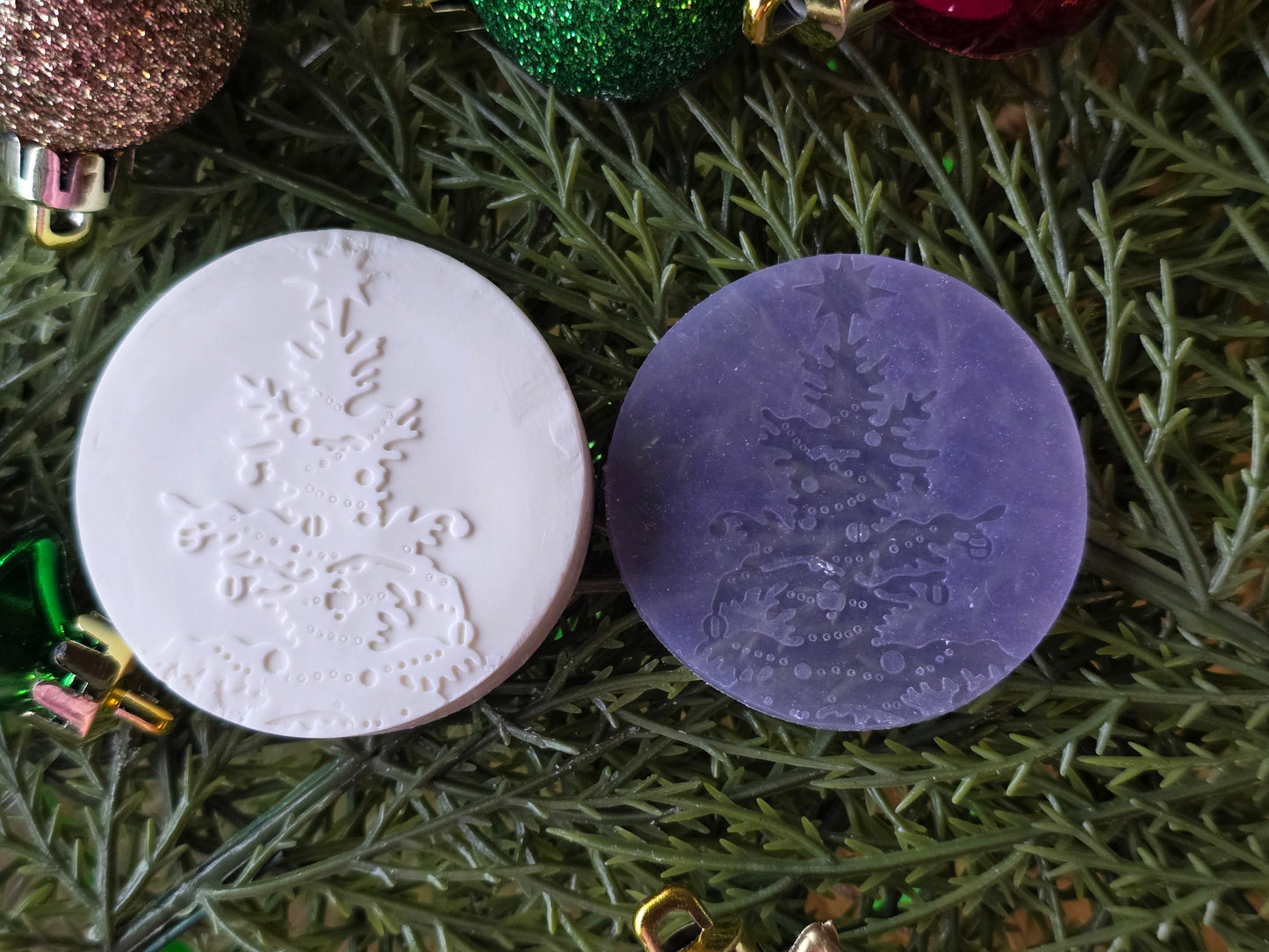 CHRISTMAS PIXIE TOPPERS (1.75) FITS OLDER MINI BENTY MOLDS