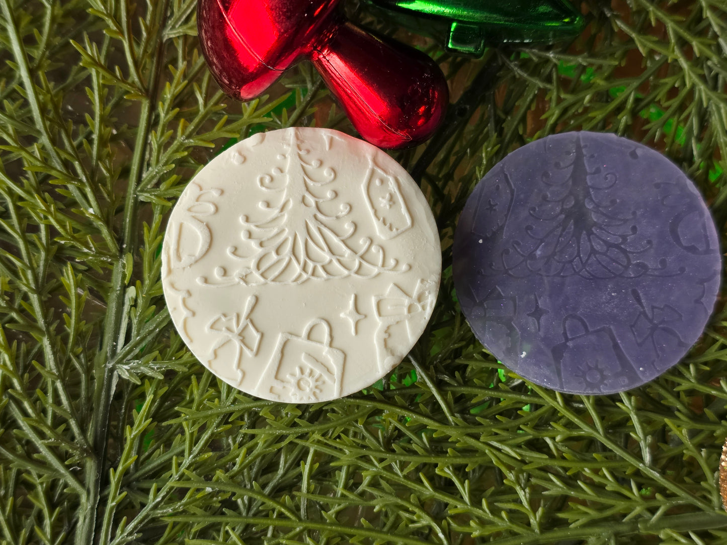 CHRISTMAS PIXIE TOPPERS (1.75) FITS OLDER MINI BENTY MOLDS