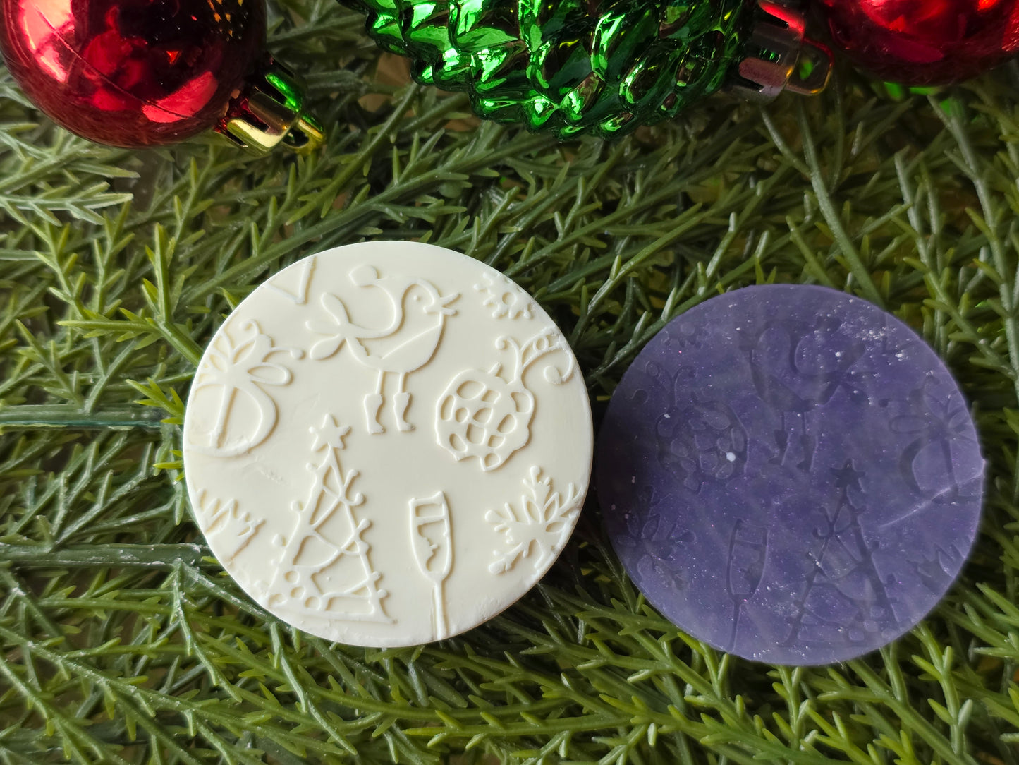 CHRISTMAS PIXIE TOPPERS (1.75) FITS OLDER MINI BENTY MOLDS