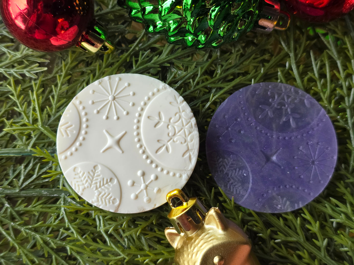 CHRISTMAS PIXIE TOPPERS (1.75) FITS OLDER MINI BENTY MOLDS