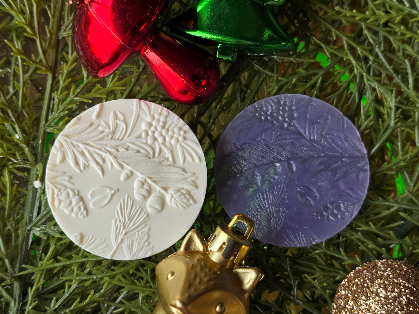 CHRISTMAS PIXIE TOPPERS (1.75) FITS OLDER MINI BENTY MOLDS