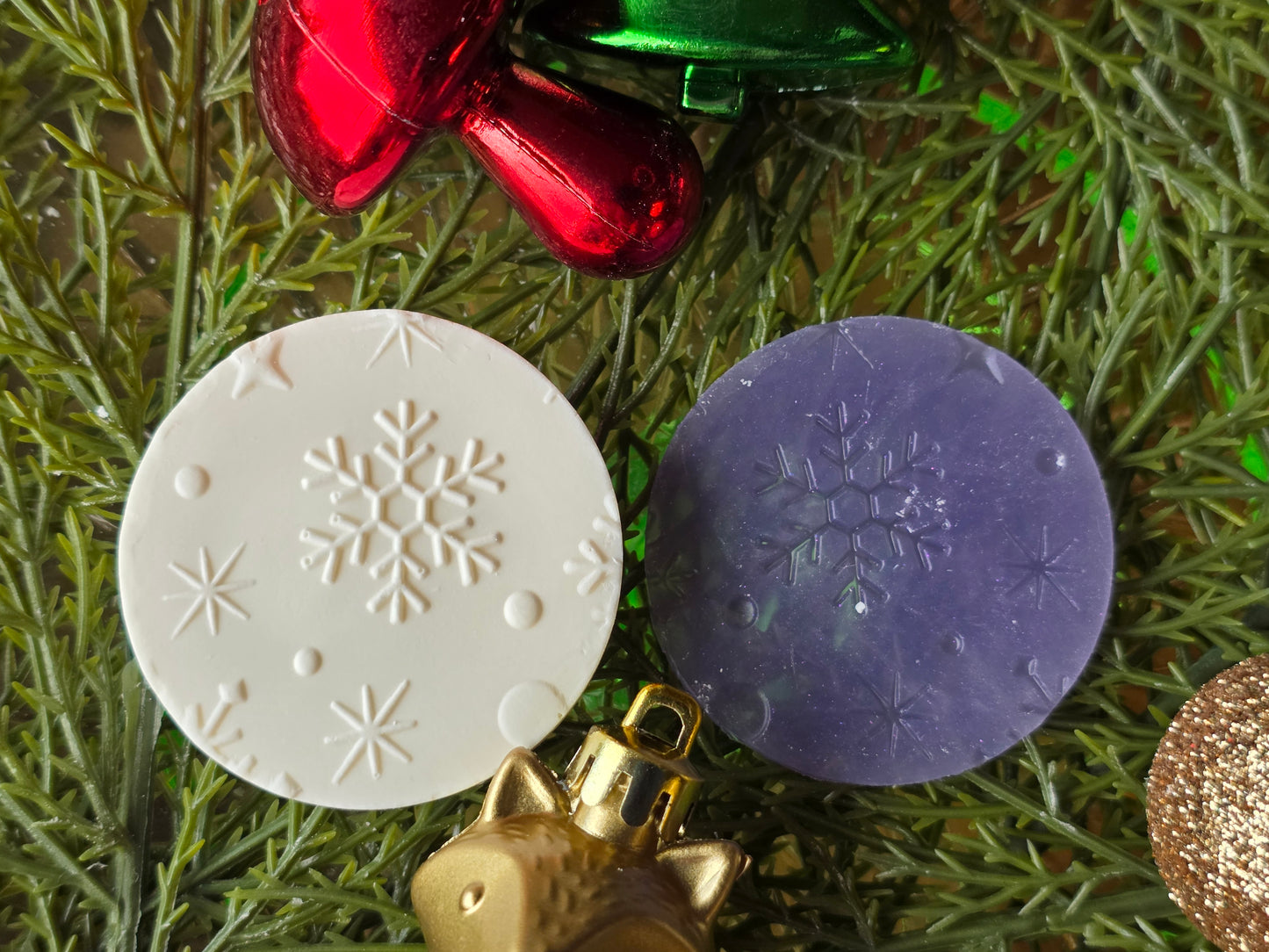 CHRISTMAS PIXIE TOPPERS (1.75) FITS OLDER MINI BENTY MOLDS