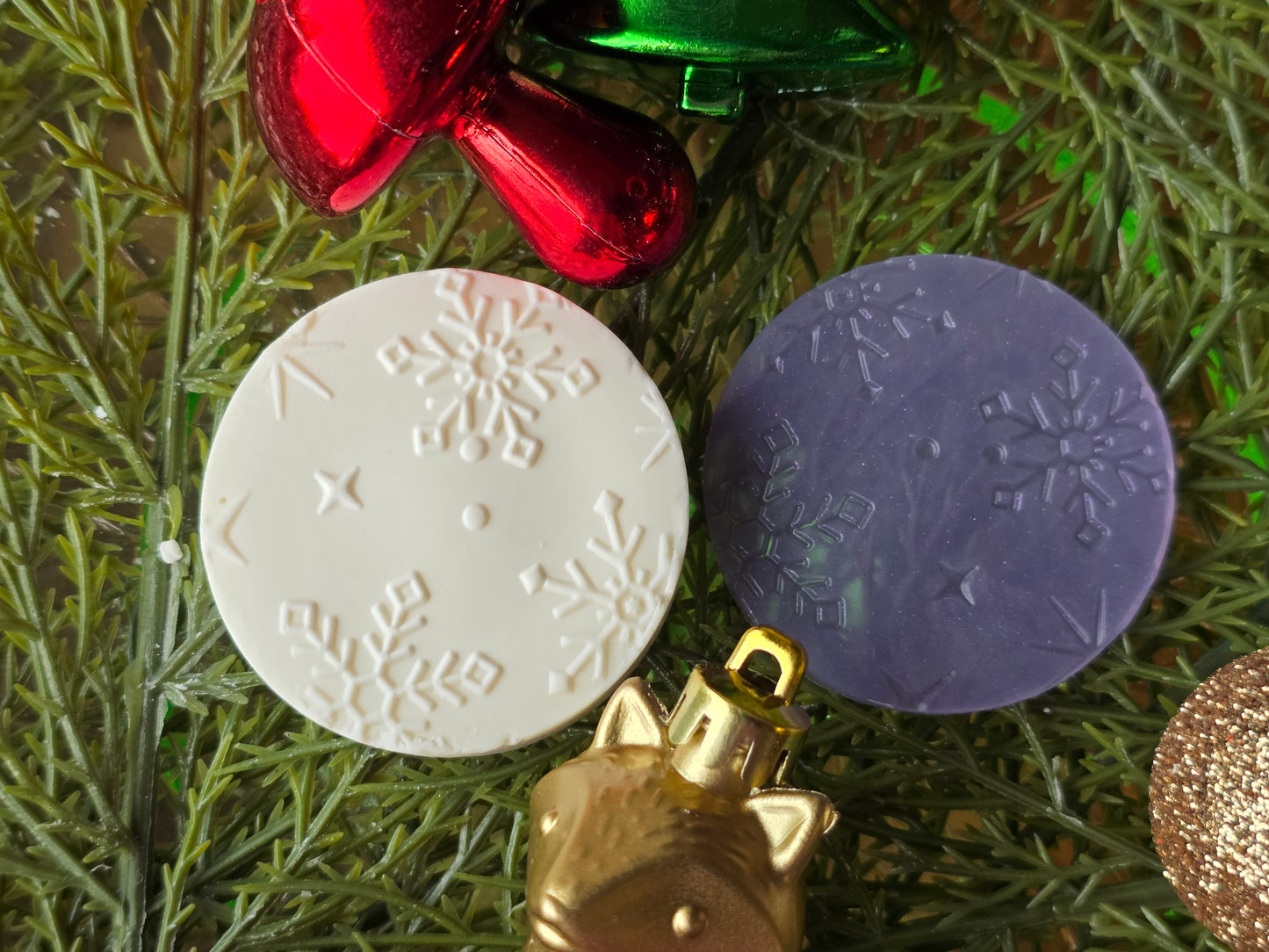 CHRISTMAS PIXIE TOPPERS (1.75) FITS OLDER MINI BENTY MOLDS