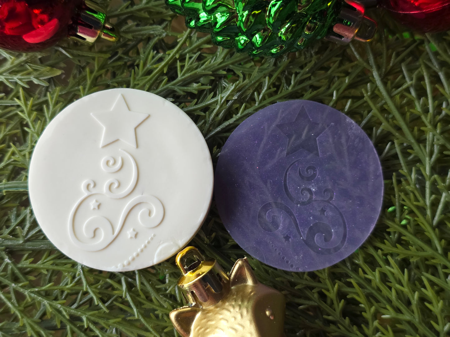 CHRISTMAS PIXIE TOPPERS (1.75) FITS OLDER MINI BENTY MOLDS