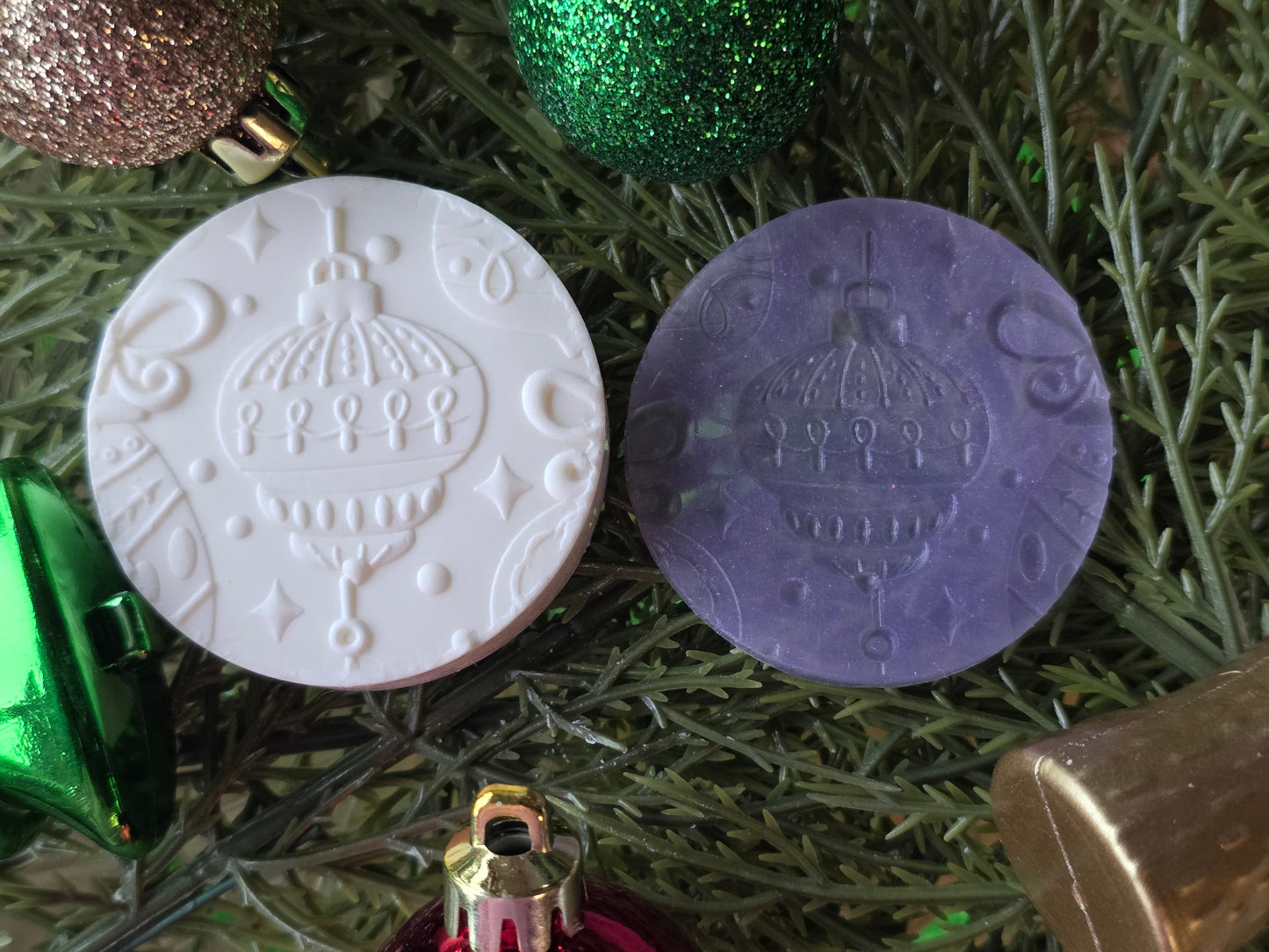 CHRISTMAS PIXIE TOPPERS (1.75) FITS OLDER MINI BENTY MOLDS