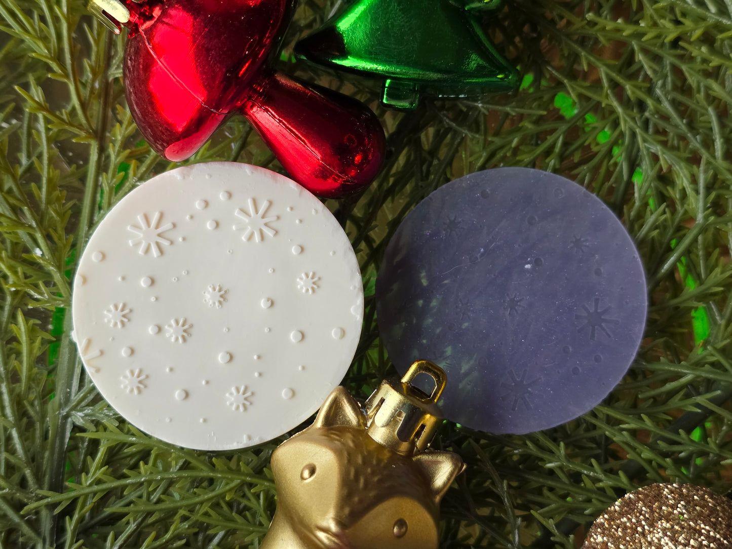 CHRISTMAS PIXIE TOPPERS (1.75) FITS OLDER MINI BENTY MOLDS