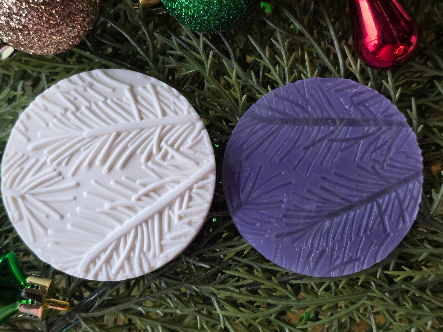 CHRISTMAS PIXIE TOPPERS (1.75) FITS OLDER MINI BENTY MOLDS