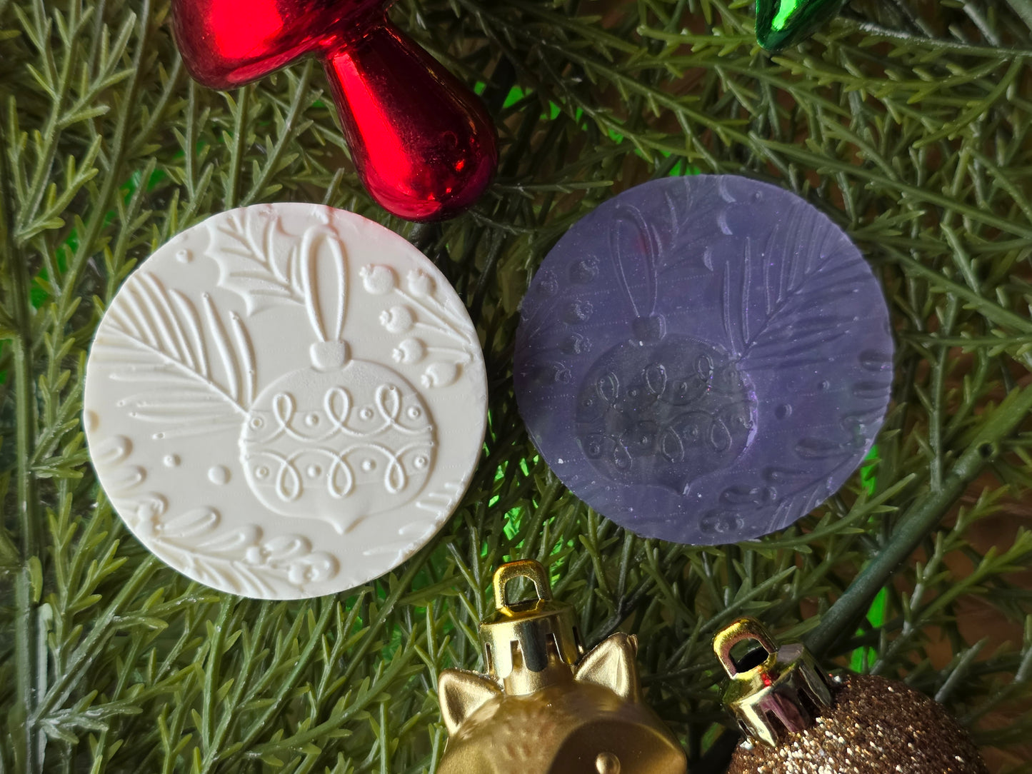 CHRISTMAS PIXIE TOPPERS (1.75) FITS OLDER MINI BENTY MOLDS