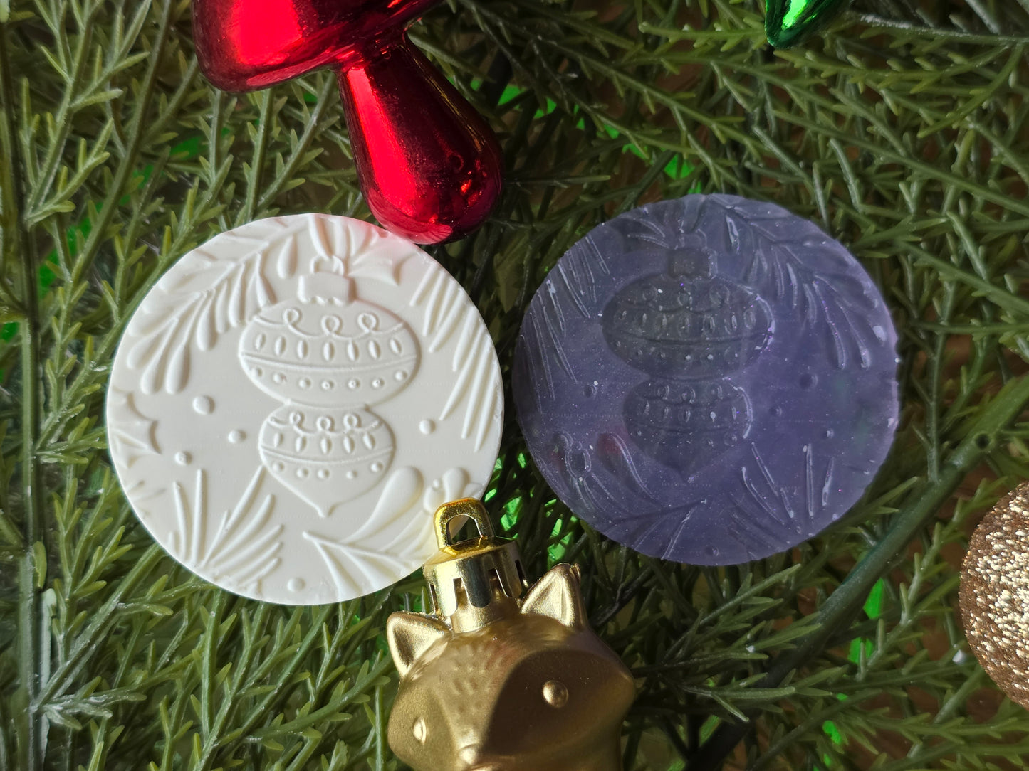 CHRISTMAS PIXIE TOPPERS (1.75) FITS OLDER MINI BENTY MOLDS