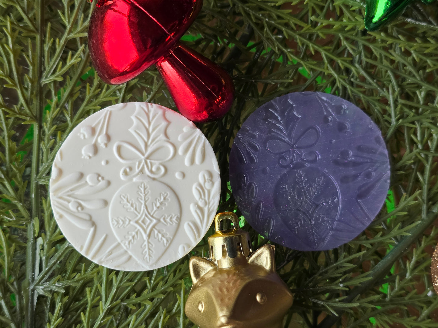 CHRISTMAS PIXIE TOPPERS (1.75) FITS OLDER MINI BENTY MOLDS