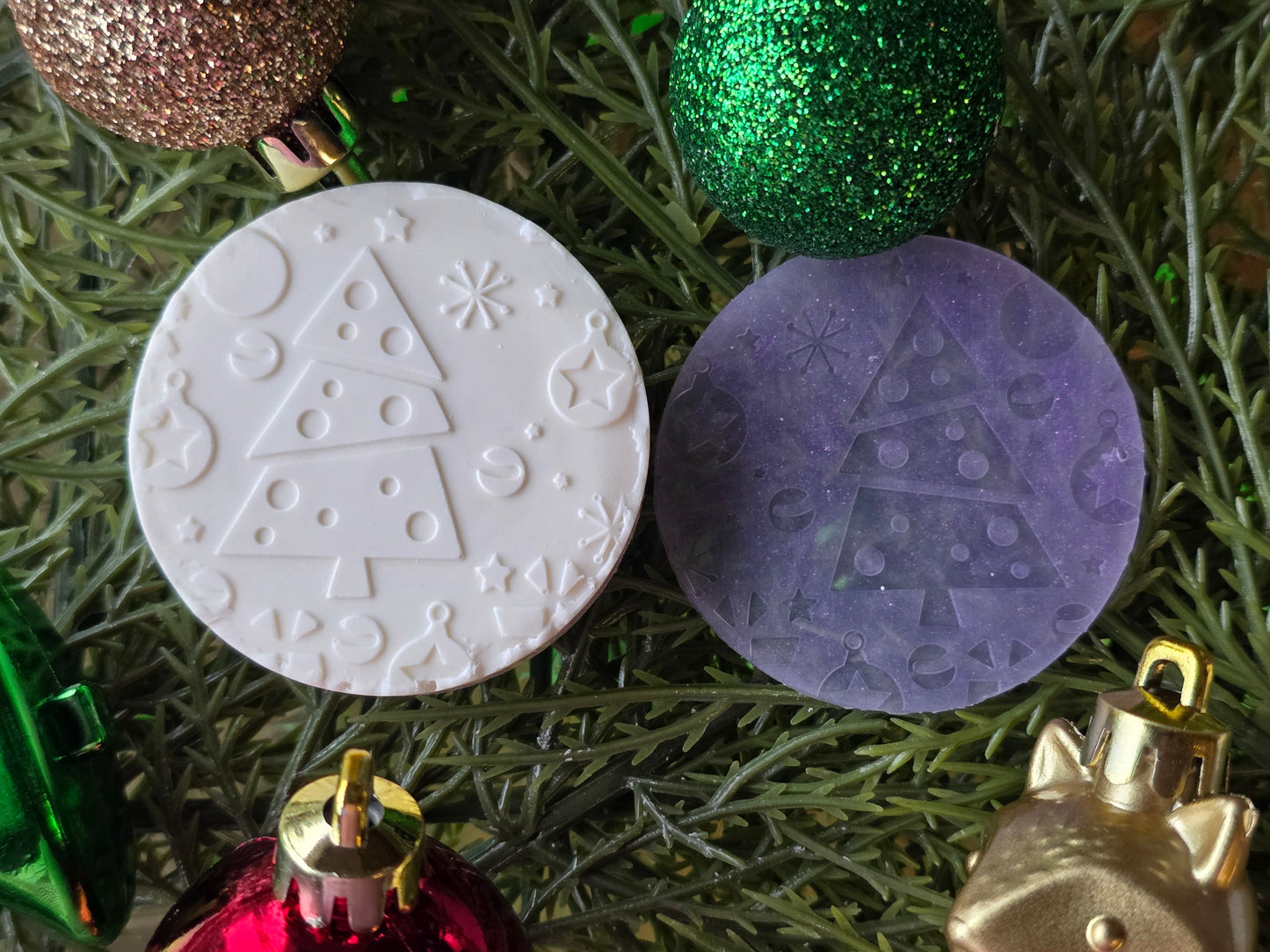 CHRISTMAS PIXIE TOPPERS (1.75) FITS OLDER MINI BENTY MOLDS