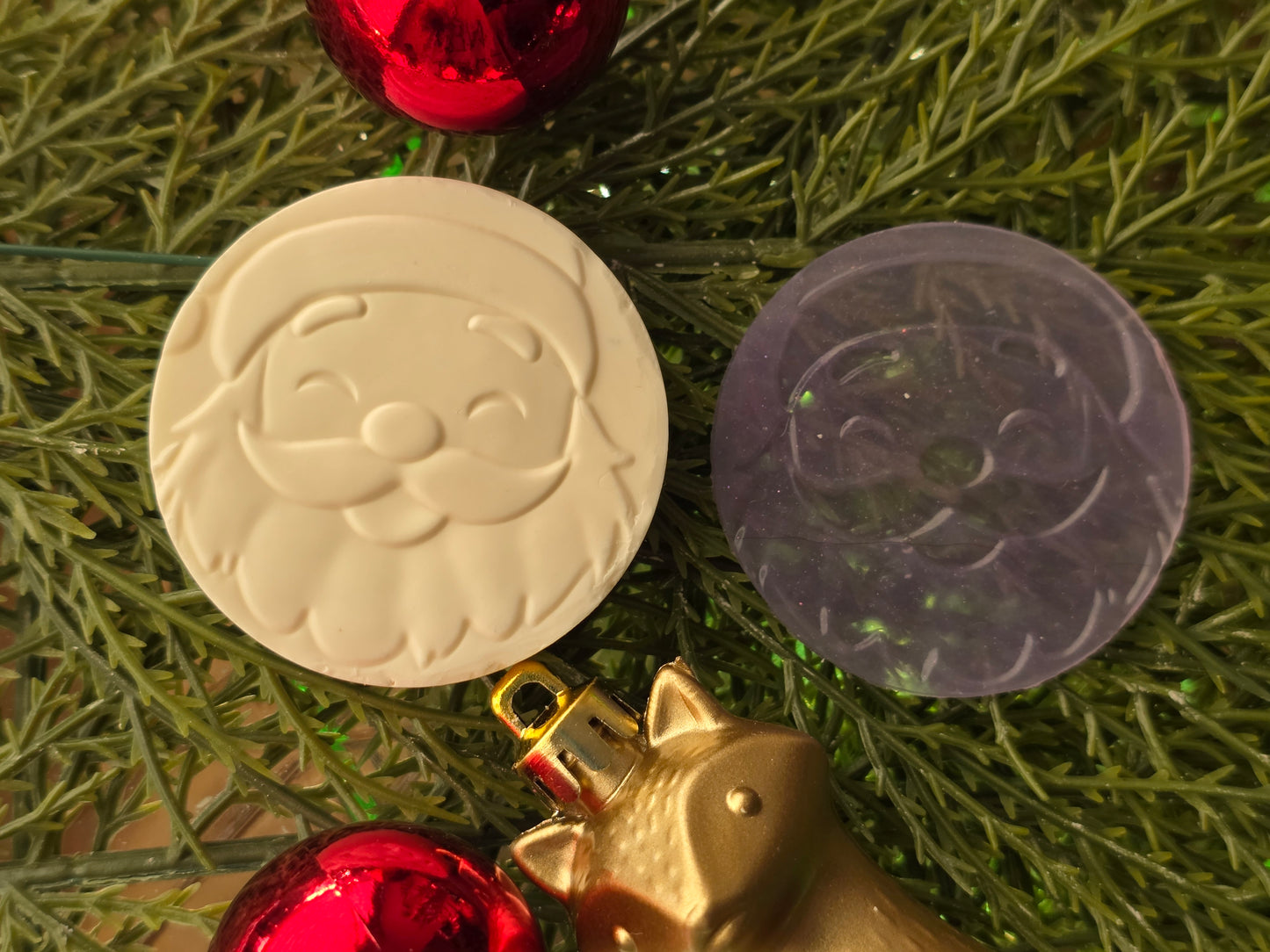 CHRISTMAS PIXIE TOPPERS (1.75) FITS OLDER MINI BENTY MOLDS