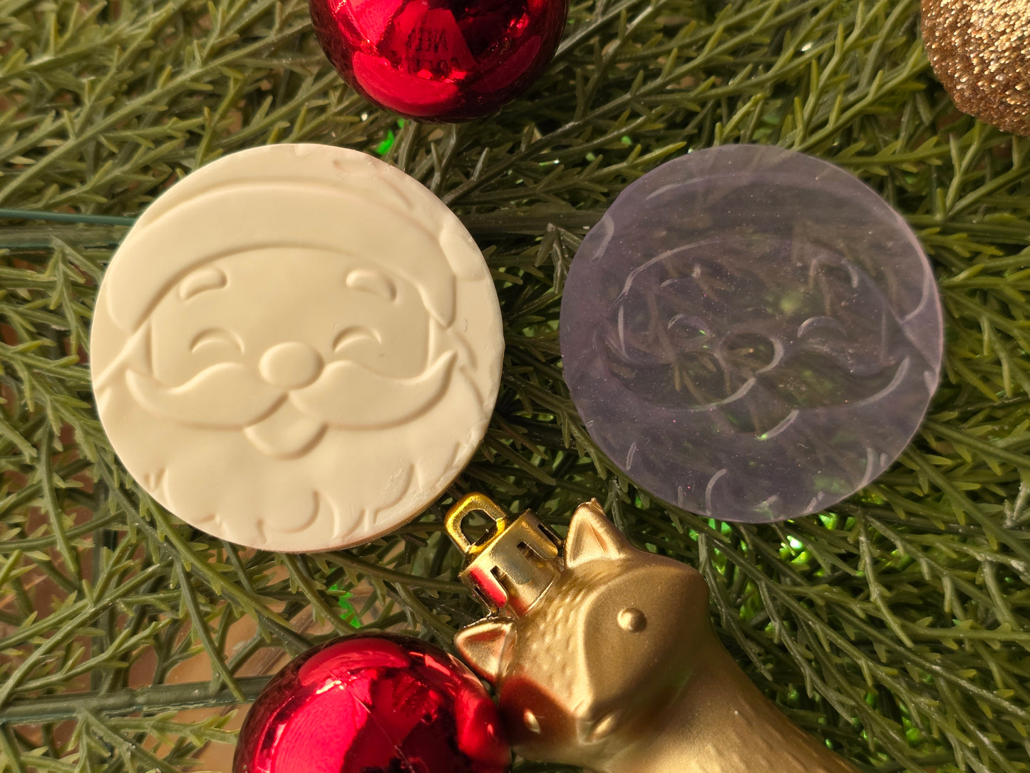 CHRISTMAS PIXIE TOPPERS (1.75) FITS OLDER MINI BENTY MOLDS