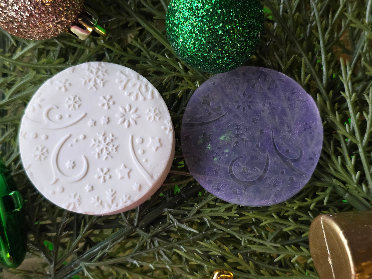 CHRISTMAS PIXIE TOPPERS (1.75) FITS OLDER MINI BENTY MOLDS