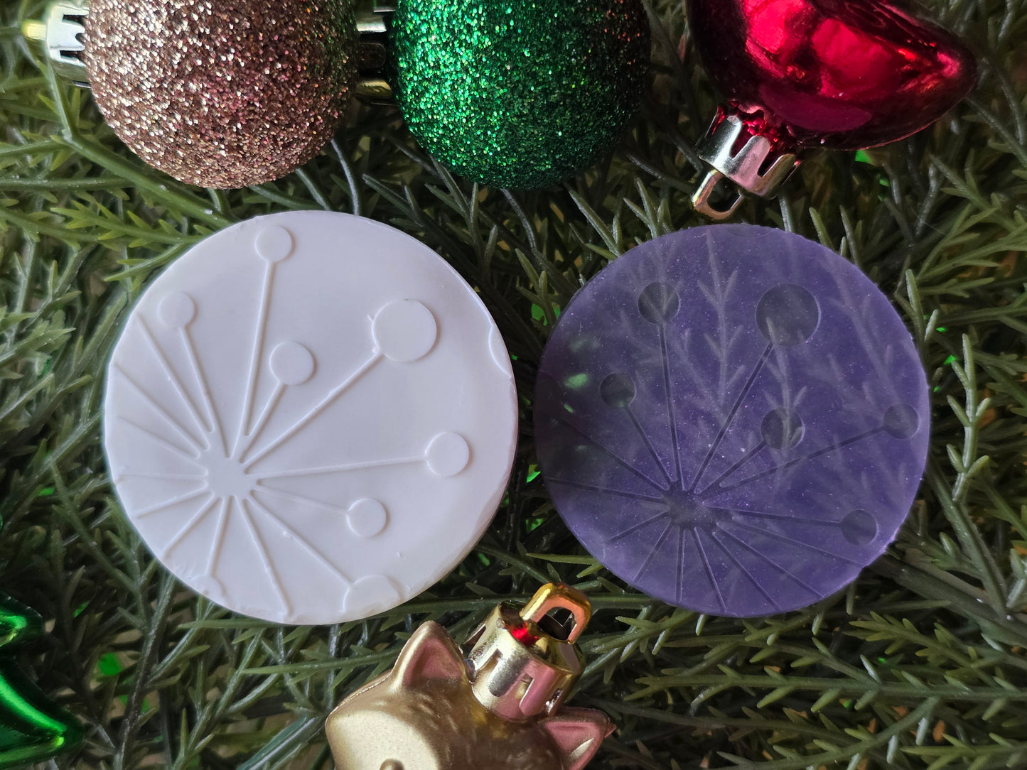 CHRISTMAS PIXIE TOPPERS (1.75) FITS OLDER MINI BENTY MOLDS