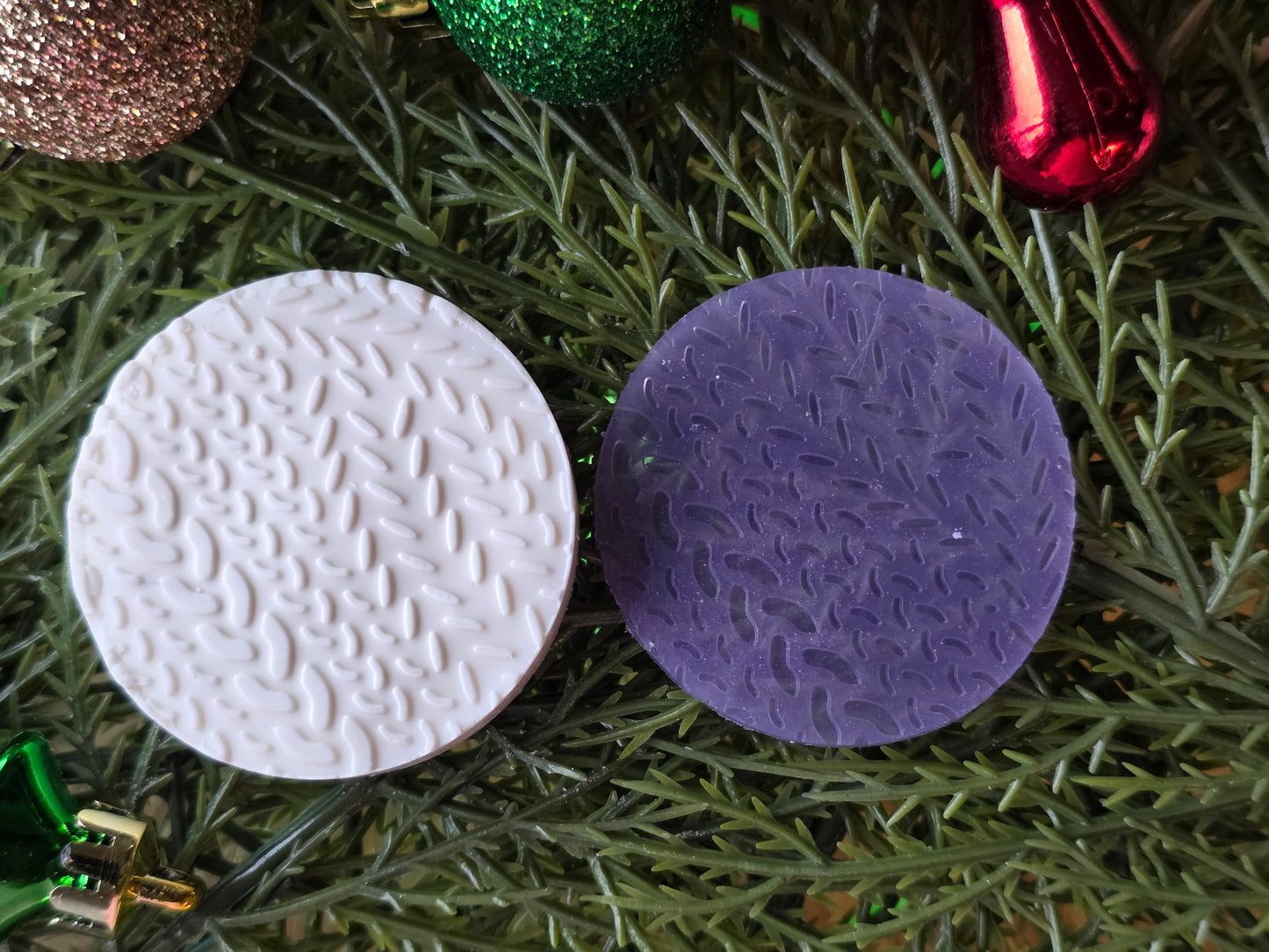 CHRISTMAS PIXIE TOPPERS (1.75) FITS OLDER MINI BENTY MOLDS